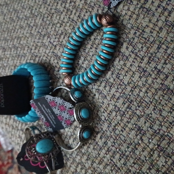 Turquoise lot of 4 bracelets Paparazzi - Picture 3 of 3